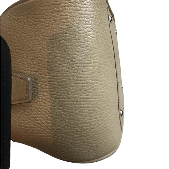 BURBERRY Leather Handbag with 2 side pockets EUC Silver hardware - Picture 8 of 15